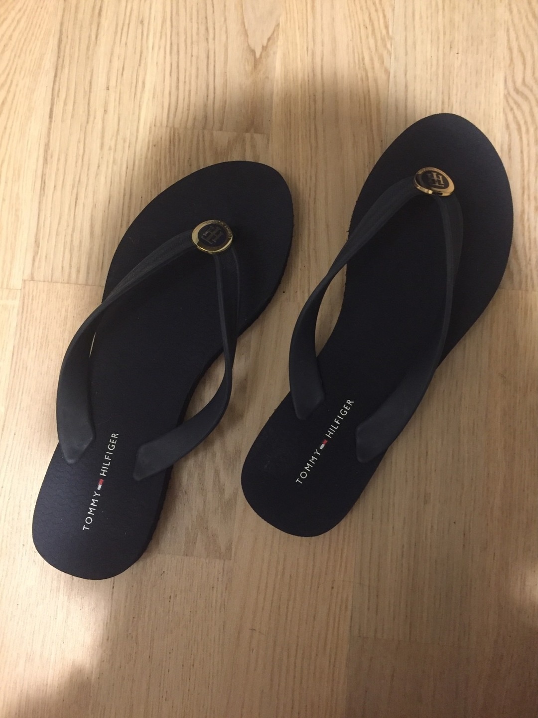 tommy slippers